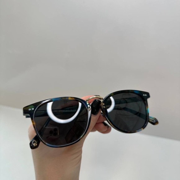 ✨ Carfia Polarized Sunglasses – Unisex – Tortoise / Blue Accents - Picture 14 of 14